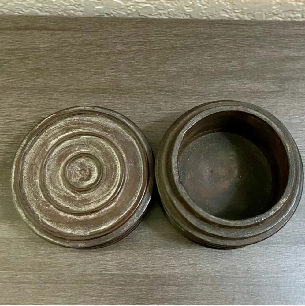 Vintage Wooden Box Decor - Picture 3 of 4